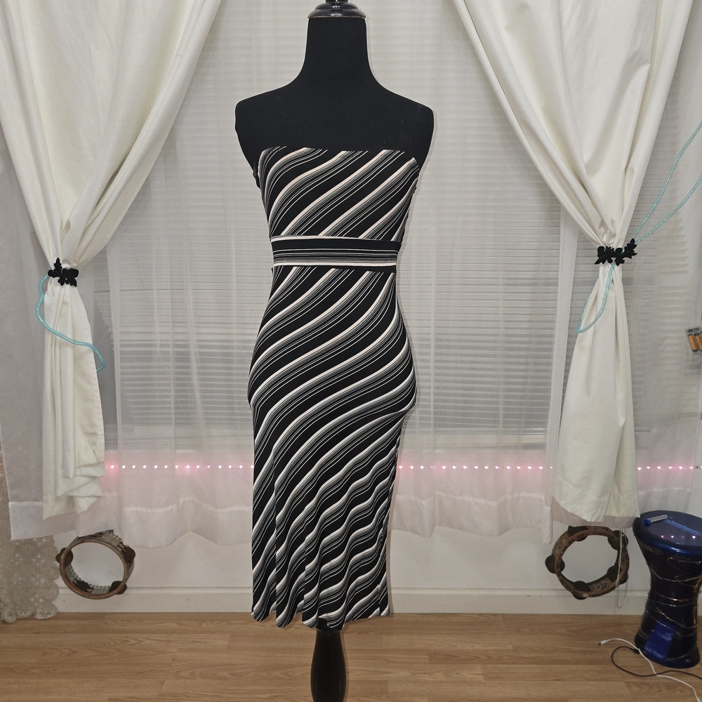 Elegant Black and White Diagonal Striped Strapless Dress S